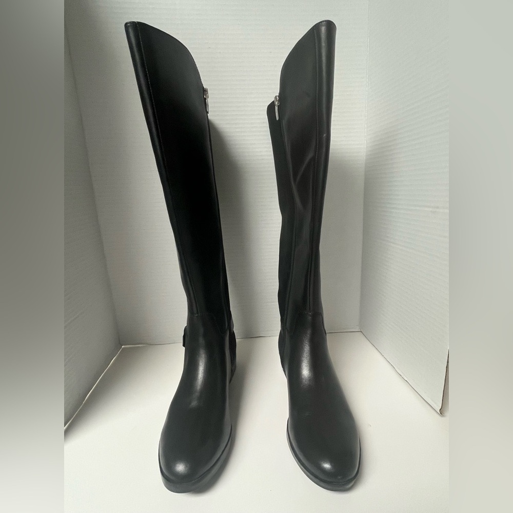 Black Knee-High Leather Boots - Picture 3 of 7